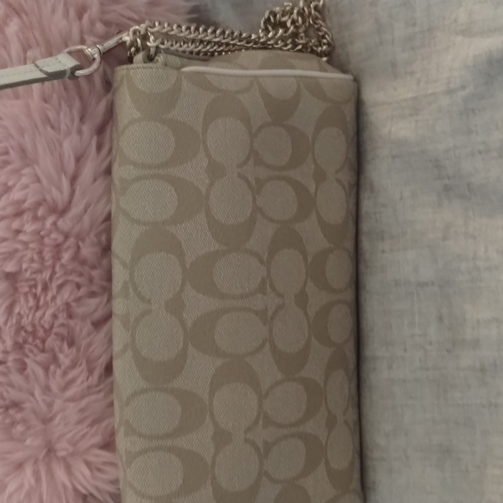 Purse - Picture 3 of 4